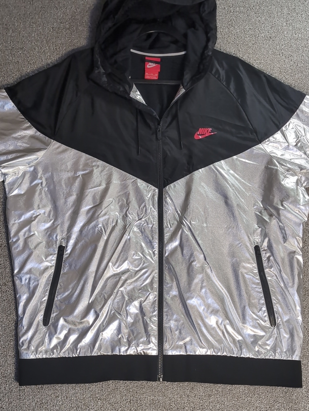Nike Metallic Windrunner Jacket Size XXL Chrome & Black Reflective - Picture 7 of 14